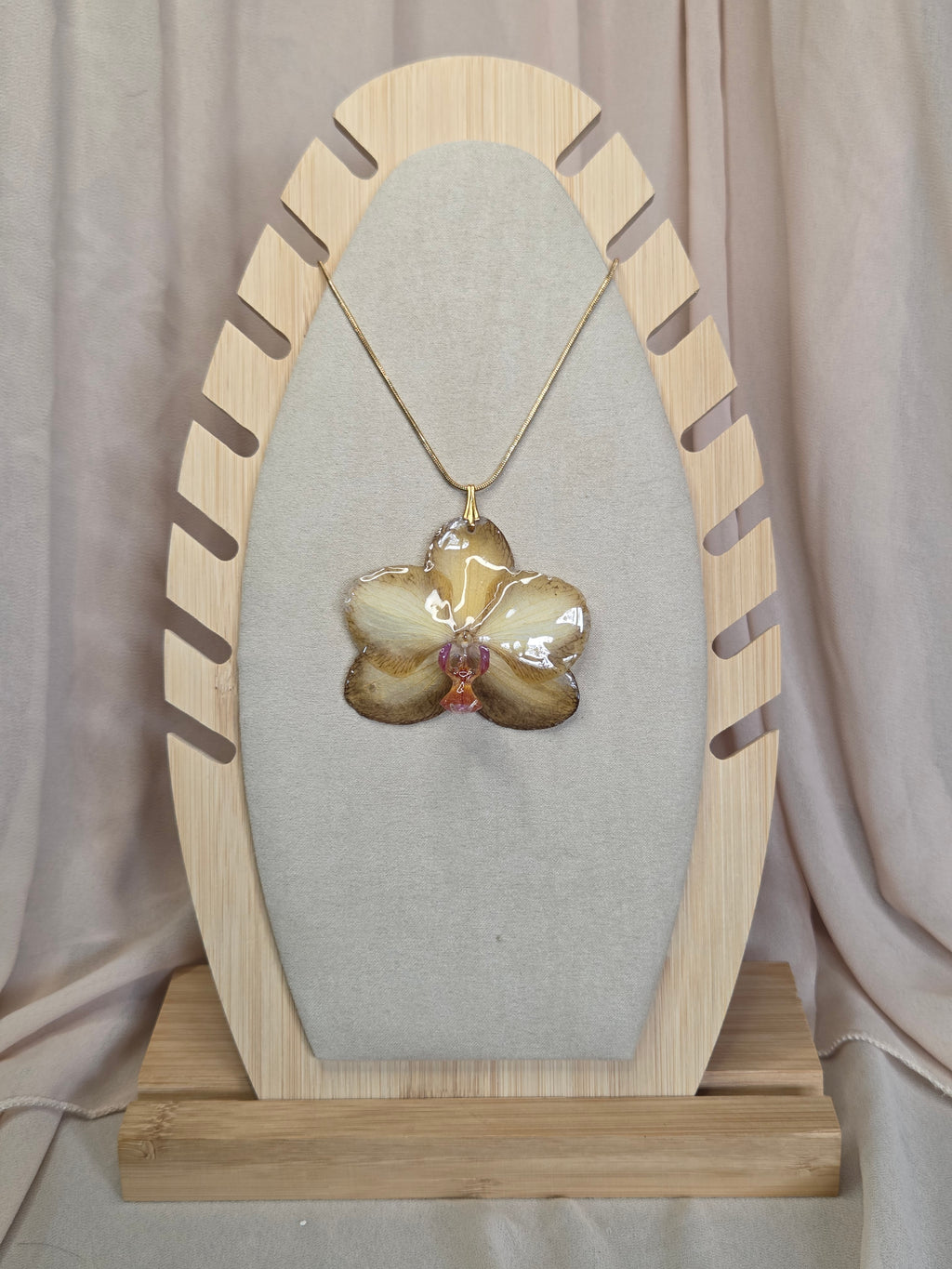 Collier opaline